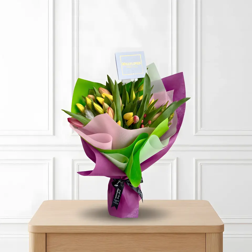 Bouquet Floral Tulipanes Amarillos Radiantes