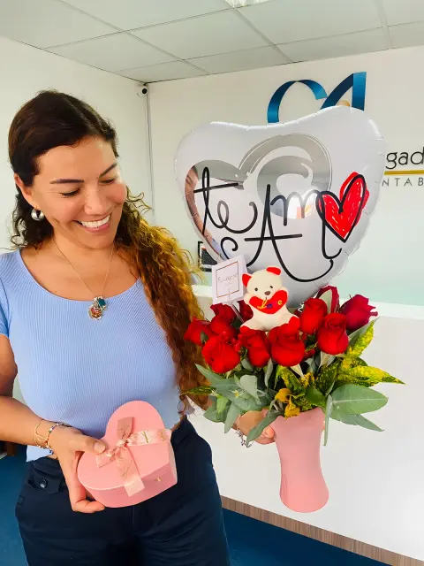 Florero de Rosas Rojas
